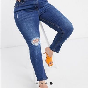 Distressed Mom Jean US 24